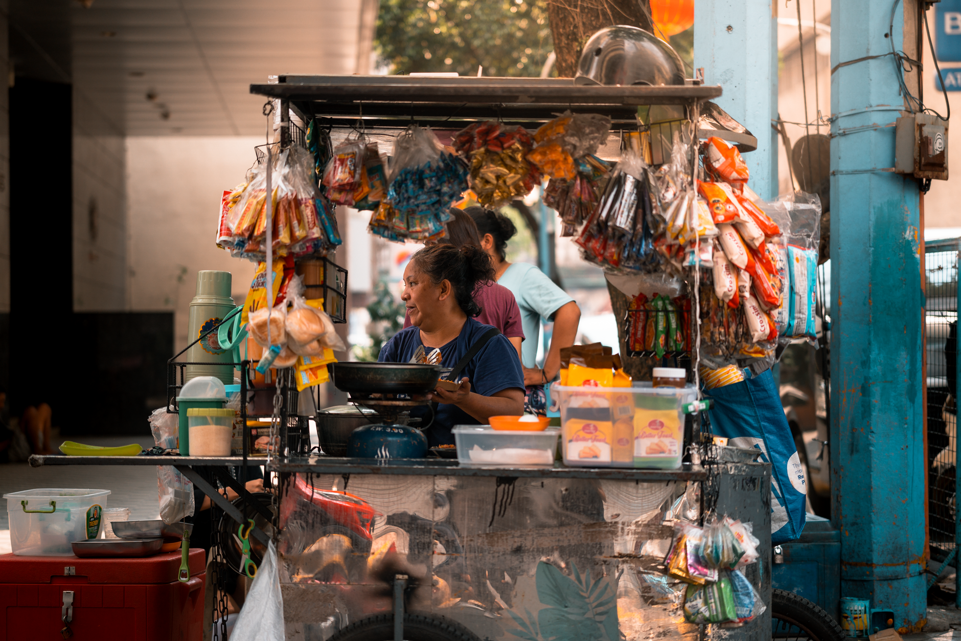 Interior Adobo Lechon