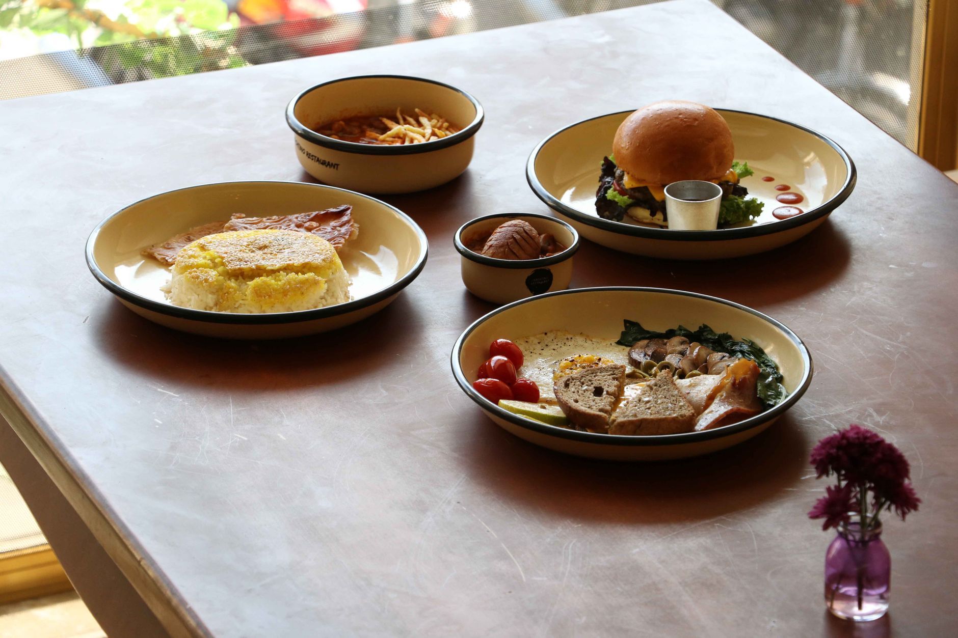 Huset interior restaurant