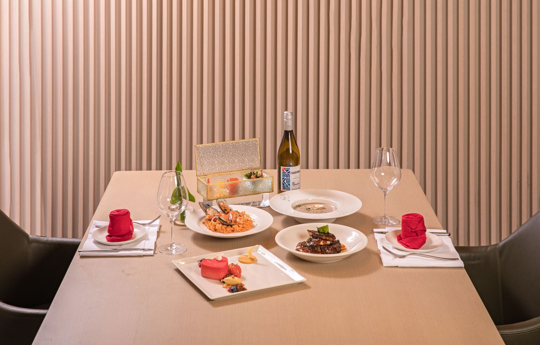 Ithaa interior restaurant
