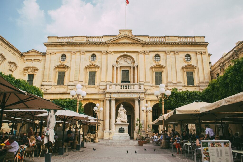 Review Nenu The Artisan Baker: Casual Maltese Traditional Terbaik di Malta Suasana Elegan