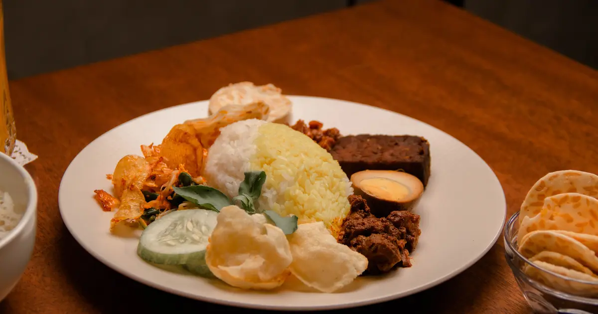 Rendang Sapi Hitam - Kuliner Nusantara