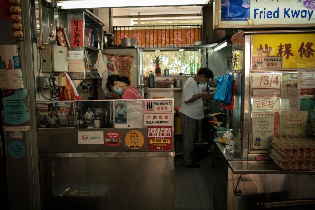 Review Maxwell Food Centre: Cafe Singaporean Hawker Premium di Singapore, Singapore